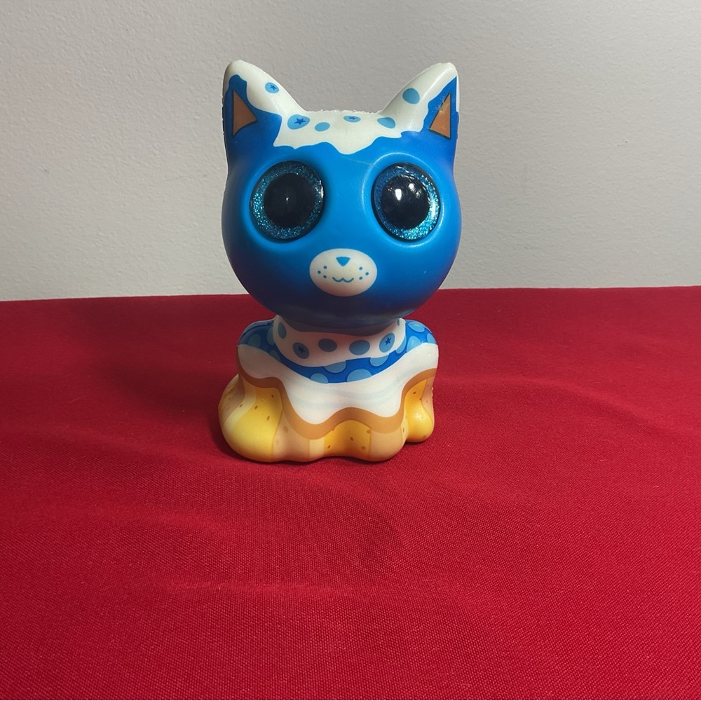 Amazing Squishee by Grin Studios Yummy Foodies Collection Blue Cat Tartlet